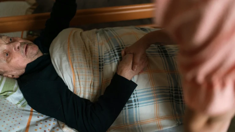 evde rehberi – yaşlı bakımı görseli