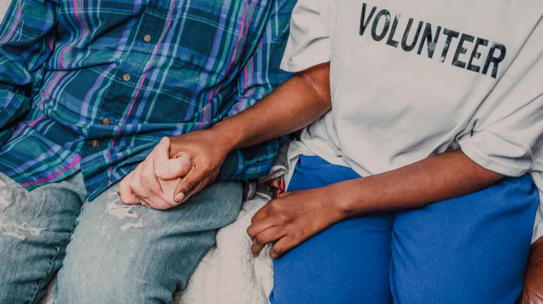 evde alirken dikkat – yaşlı bakımı görseli