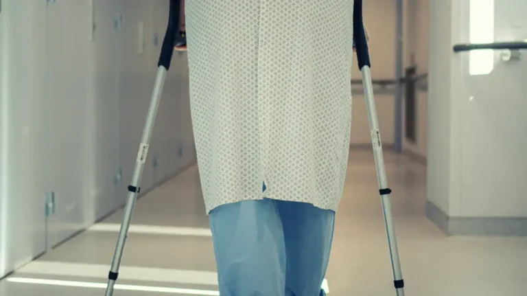 evde rehabilitasyon – yaşlı bakımı görseli