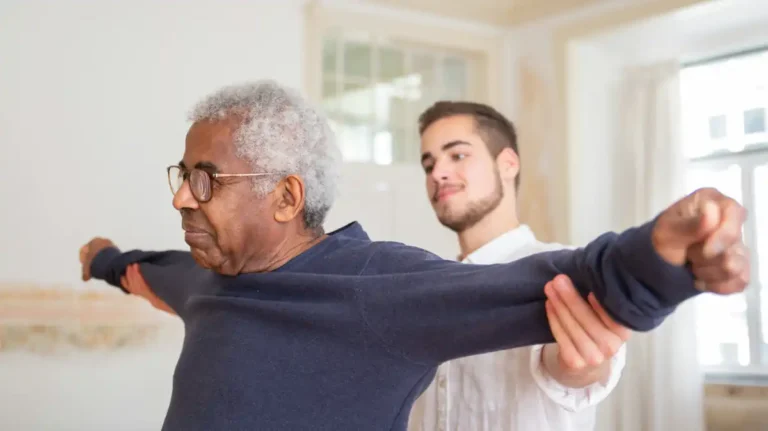 fizyoterapi – yaşlı bakımı görseli