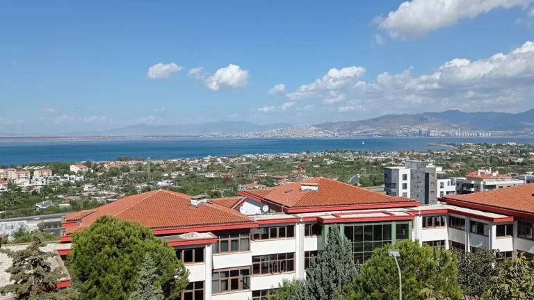 T.C. İzmir Valiliği Narlıdere Huzurevi Yaşlı Bakım ve Rehabilitasyon Merkezi fotoğrafı